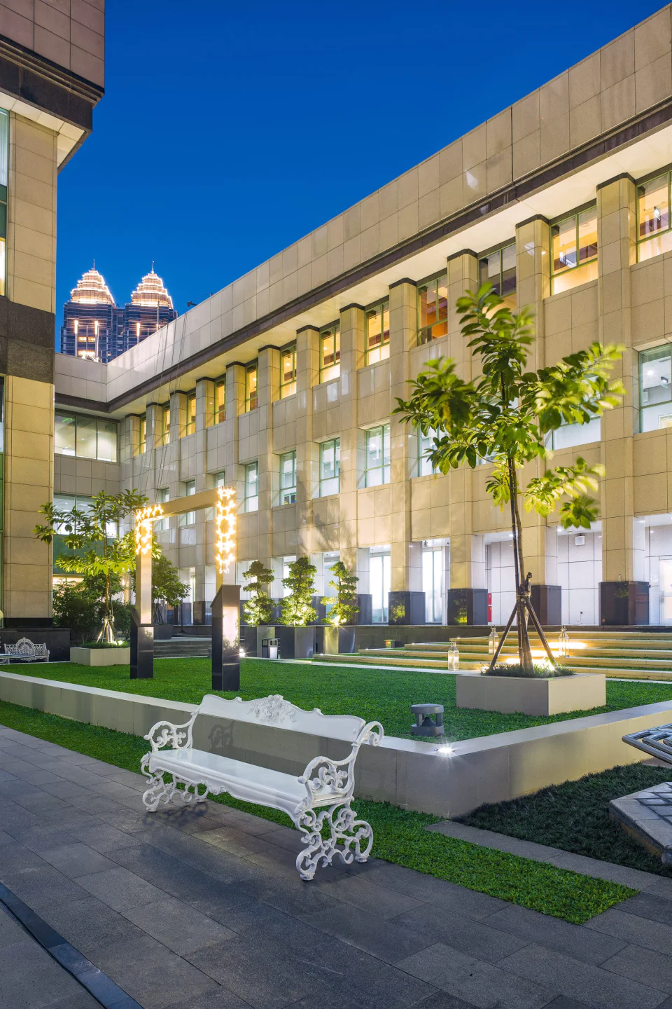 Plaza Mandiri, photo 3